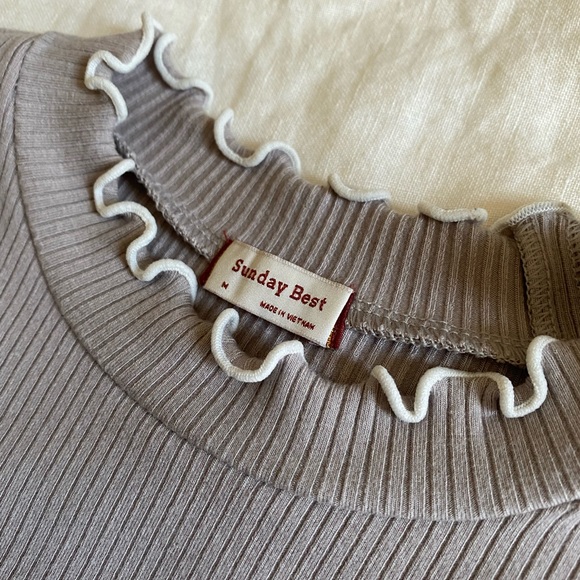 Sunday Best crowne t-shirt in ashen/white- sold out online - Picture 5 of 6